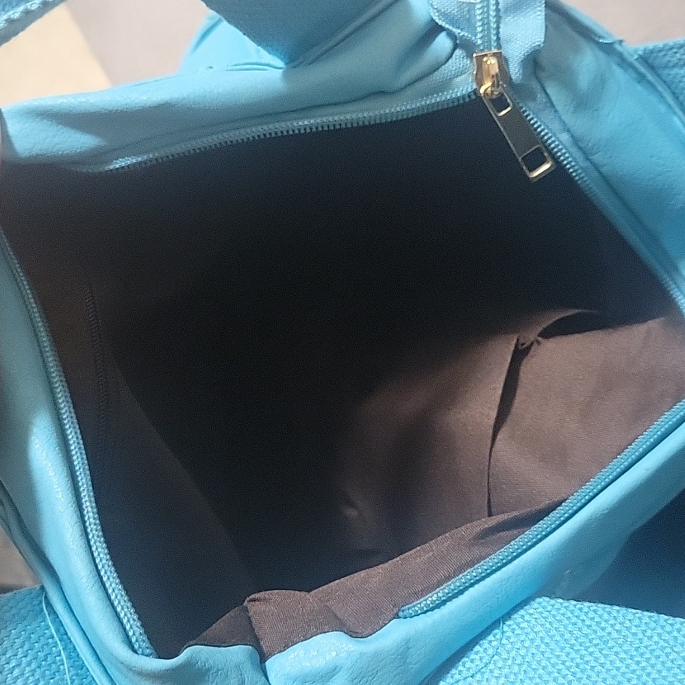 Shoulder Bag - Picture 6 of 9